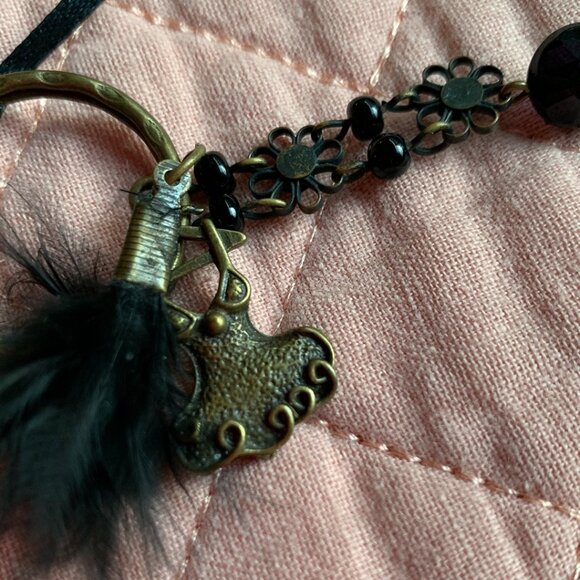 Handmade Black & Antique-Gold Charm Necklace – Dress Pendant, Feather Vintage - Picture 9 of 10
